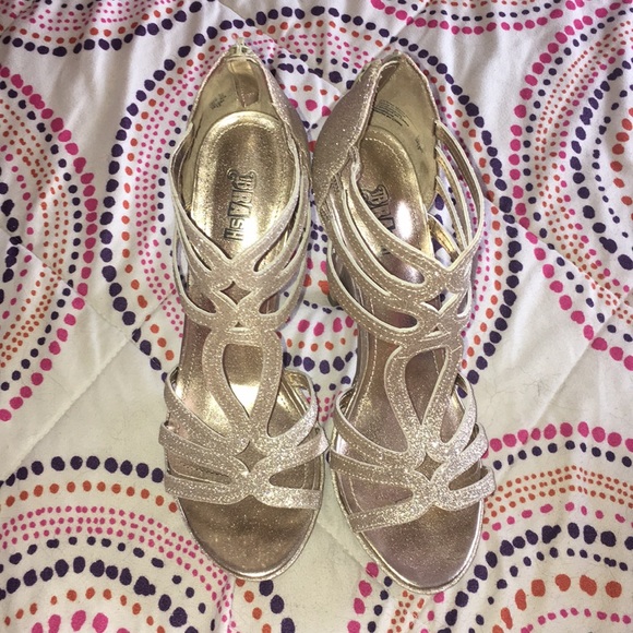 4inch High Heels - Picture 2 of 4